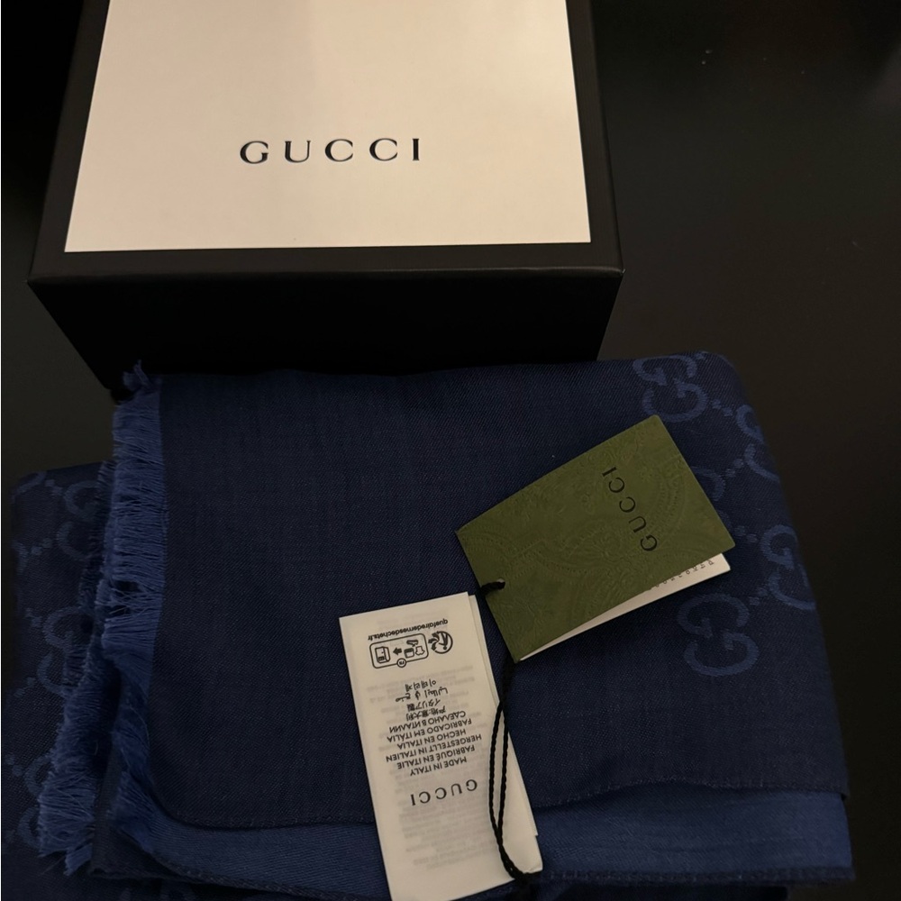 Gucci scarf